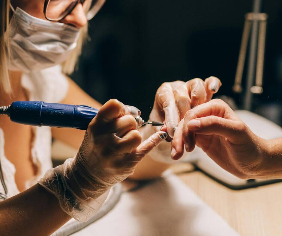 stylistka paznokci marketing marki oosbostej, jak budować marke osobista stylistki paznokci i kosmetologa